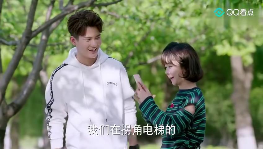 探索唐嫣出席活动阵仗大,双排保安牵手护卫,对此你怎么看?的热门话题与讨论-唐嫣出席活动阵仗大,双排保安牵手护卫,对此你怎么看?红迪网